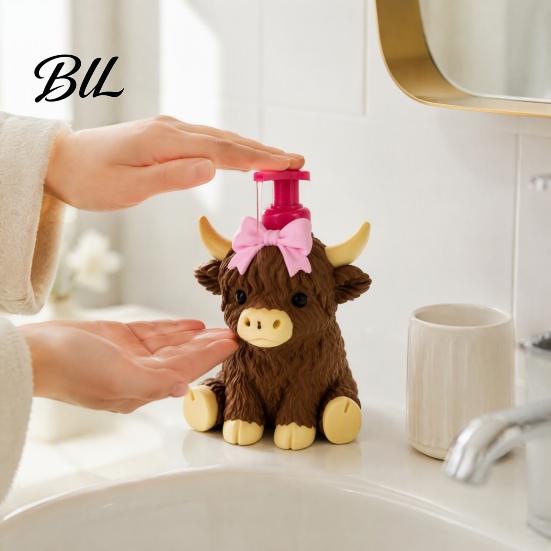 Pink Bow Cattle Soap Dispenser Highland Cow Dispenser, Refillable Hand Animal Bottle, Plastic Empty Pump Bottle for Bathroom, Housewarming Gift