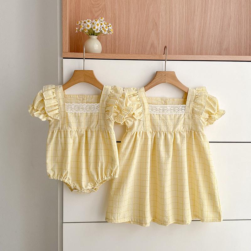 Sommer kariertes Prinzessinnenkleid & Baby Strampler Geschwister Outfits