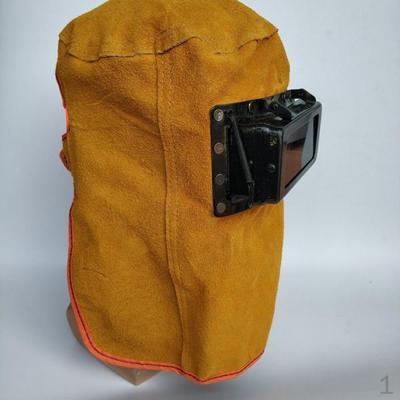 Welding Helmet Clear Glasses Lens, Long Shawl Design Prevents Splashes and Burns Neck