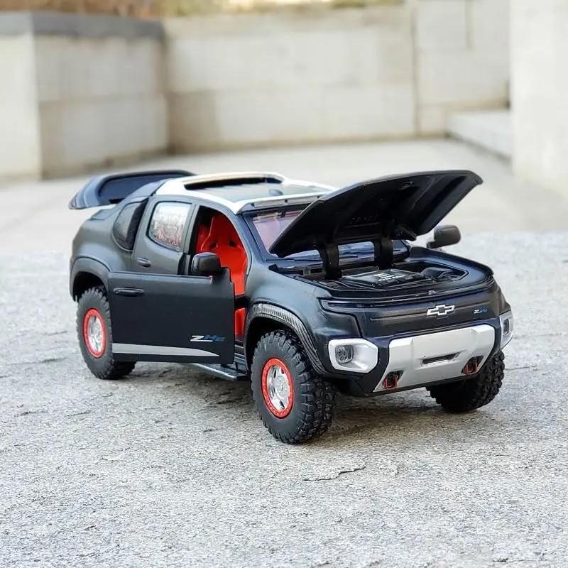 1/32 Chevrolet Colorado ZH2 Alloy Car Model Diecast Off-road Vehicles Simulation Sound and Light Children's Toys Collection Gift