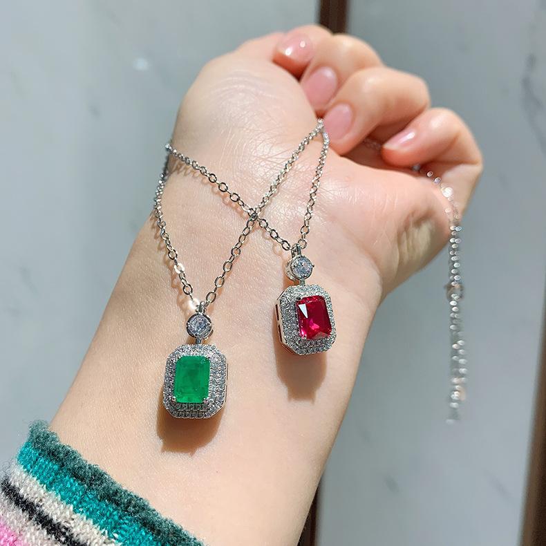 Retro Square Emerald Pendant Simulation Pigeon Blood Red Treasure Necklace Jewelry Accessories Set