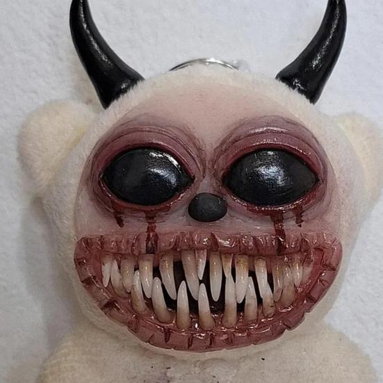 Gotycki Halloweenowy Brelok Ręcznie Robiony Punkowy Brelok z Dziwnym Horrorycznym Wzorem Lalki Akcesoria do Plecaka