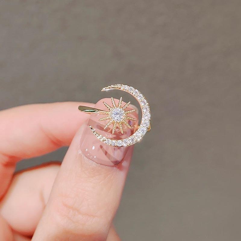 Luxurious synthetic zircon moon and sun open adjustable women's ring, simple and stylish