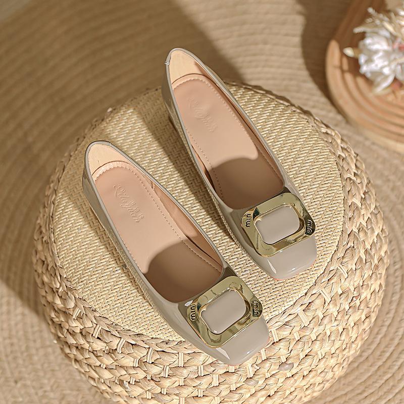

Low-heeled single shoes femininity comfortable spring and autumn 2025 new patent leather square head grandma shoes red thick heel high heels 40 хаки
