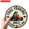 2d Flat 20*20cm Retro Style Circular Wooden Frog Parking Sign, Fantasy Cartoon Frog Driving Red Car Design, Wall Decor for Homes, Offices, Cafes, Bars