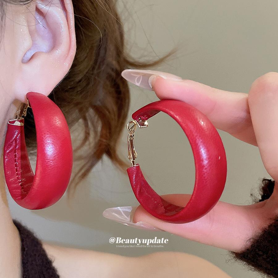 Silver needle leather geometric round pendant earrings European and American temperament earrings niche design earrings women