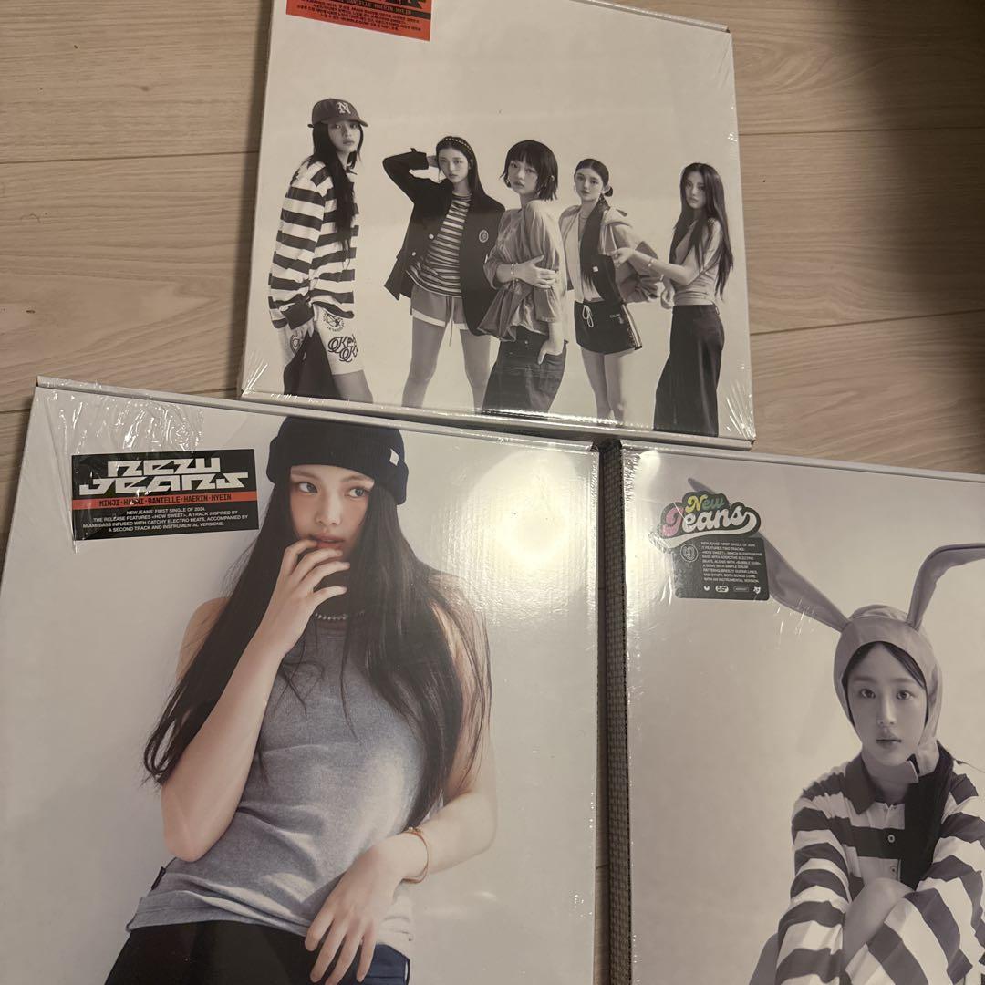

[USED] NewJeans HOWSWEET album 3 pieces