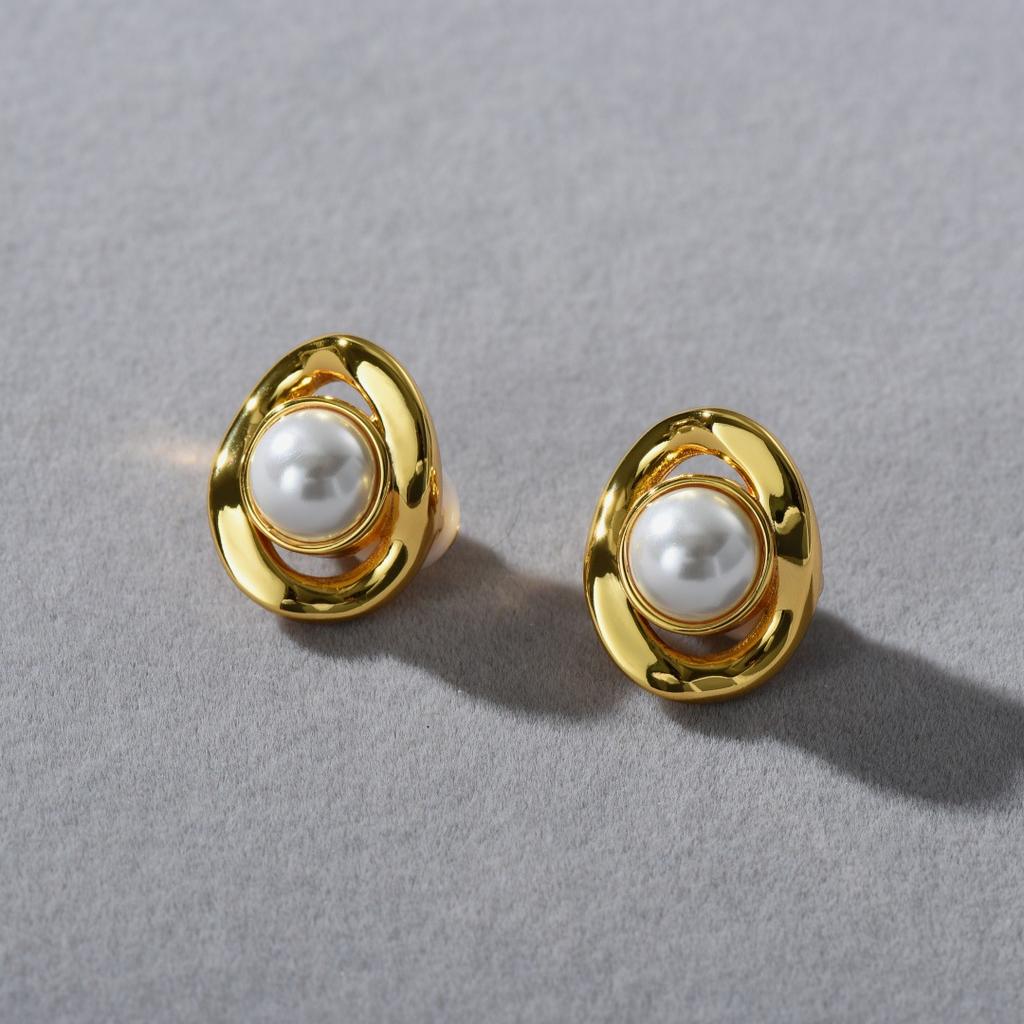 Spring And Autumn Premium Metal Brass Plated 18K Real Gold Irregular Hollow Inlaid Pearl Earrings Simple Ear Clips