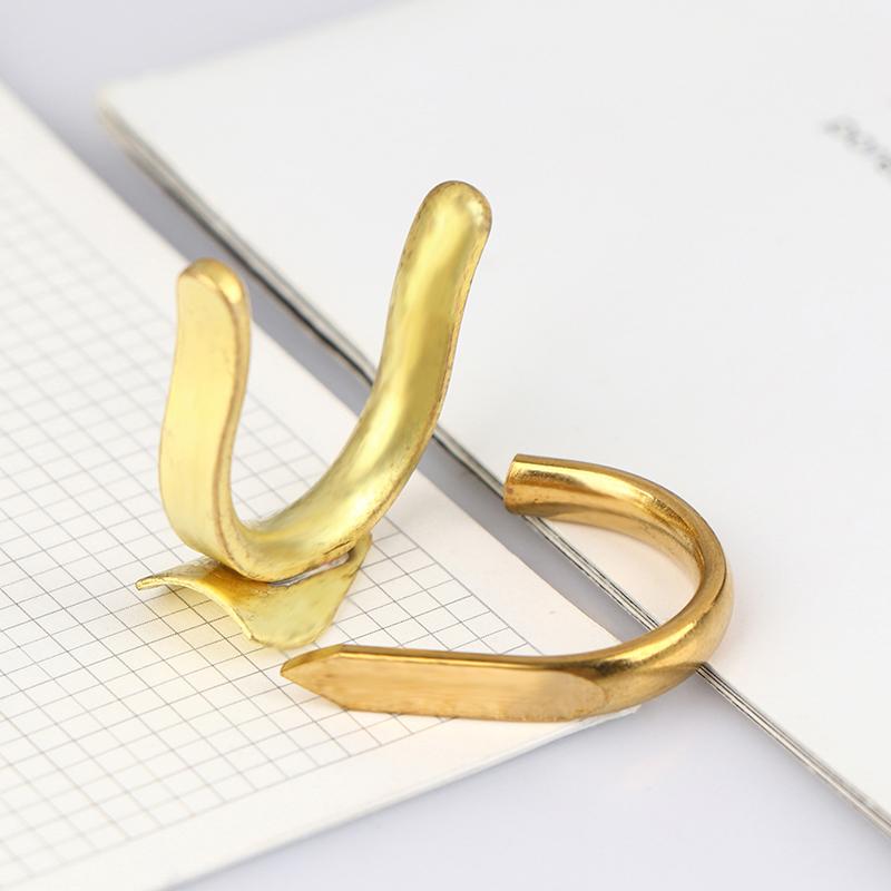 Herunterstimmen, kleiner Daumenhaken, Rückenstütze, Trompetengriffringe, Reparaturwerkzeug, Halterung, Fingerknöpfe, Metallzug, Fingerringe