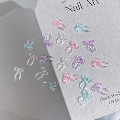 Nail art – Strass e decorazioni per unghie