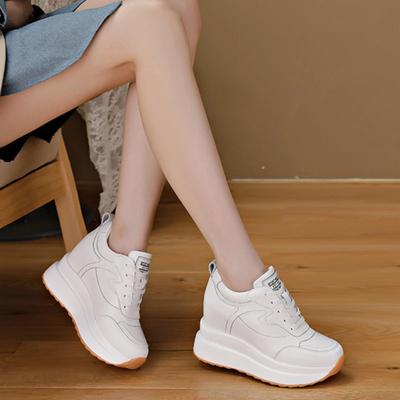 Modne koturny damskie trampki skórzane buty do chodzenia zwiększenie wysokości wewnętrznej 10 cm damskie buty codzienne jesień nowe buty damskie pluszowe