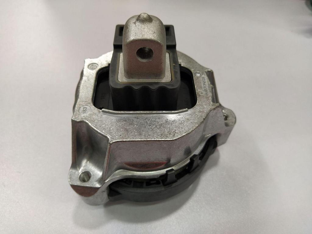 BMW G12 Right Engine Mount Rubber Bushing/Foot Pad (22116860488)