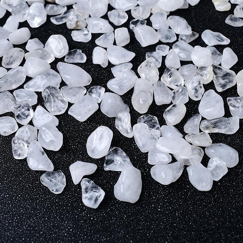 Natural White Crystal Decorative Handicraft Stone for Fish Tanks & Buddha Offerings