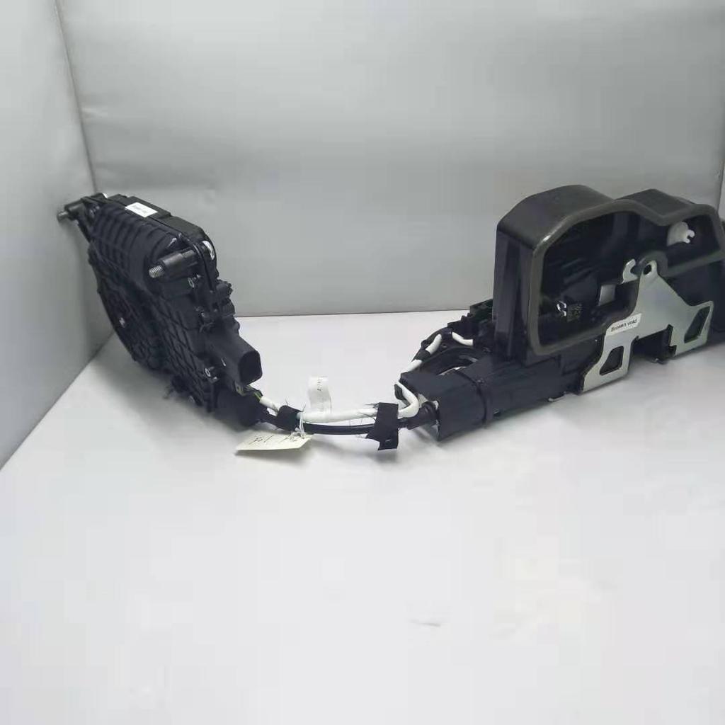 BMW 5 & 7 Series F10/F11/F01/F02 Central Door Lock Assembly, Left & Right Full Set