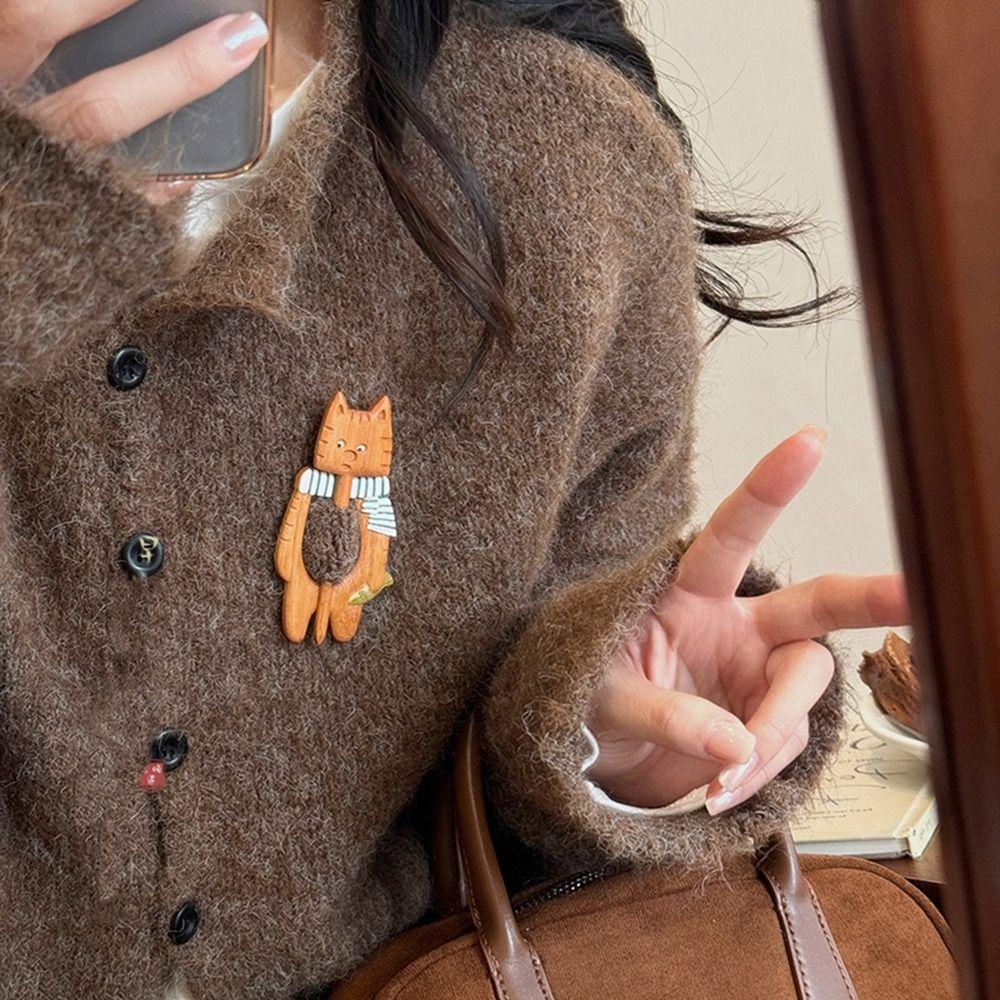Cute Animal Sweater Pin Kangaroo Kitty Scarf Buckle Exquisite Wooden Brooch  Party