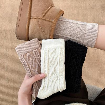 Damen Herbst- und Winter Verdickte Warme Dreidimensionale Zopfmuster Gestrickte Frottee Socken