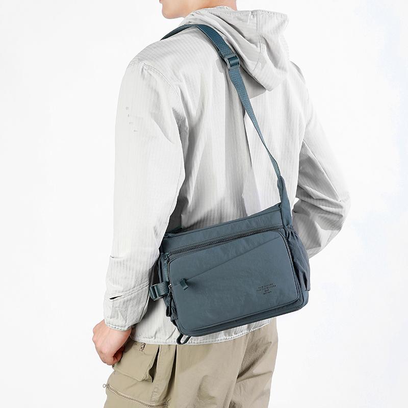 Large Capacity Shoulder Bag Multi-function Outdoor Short-distance Travel Bag