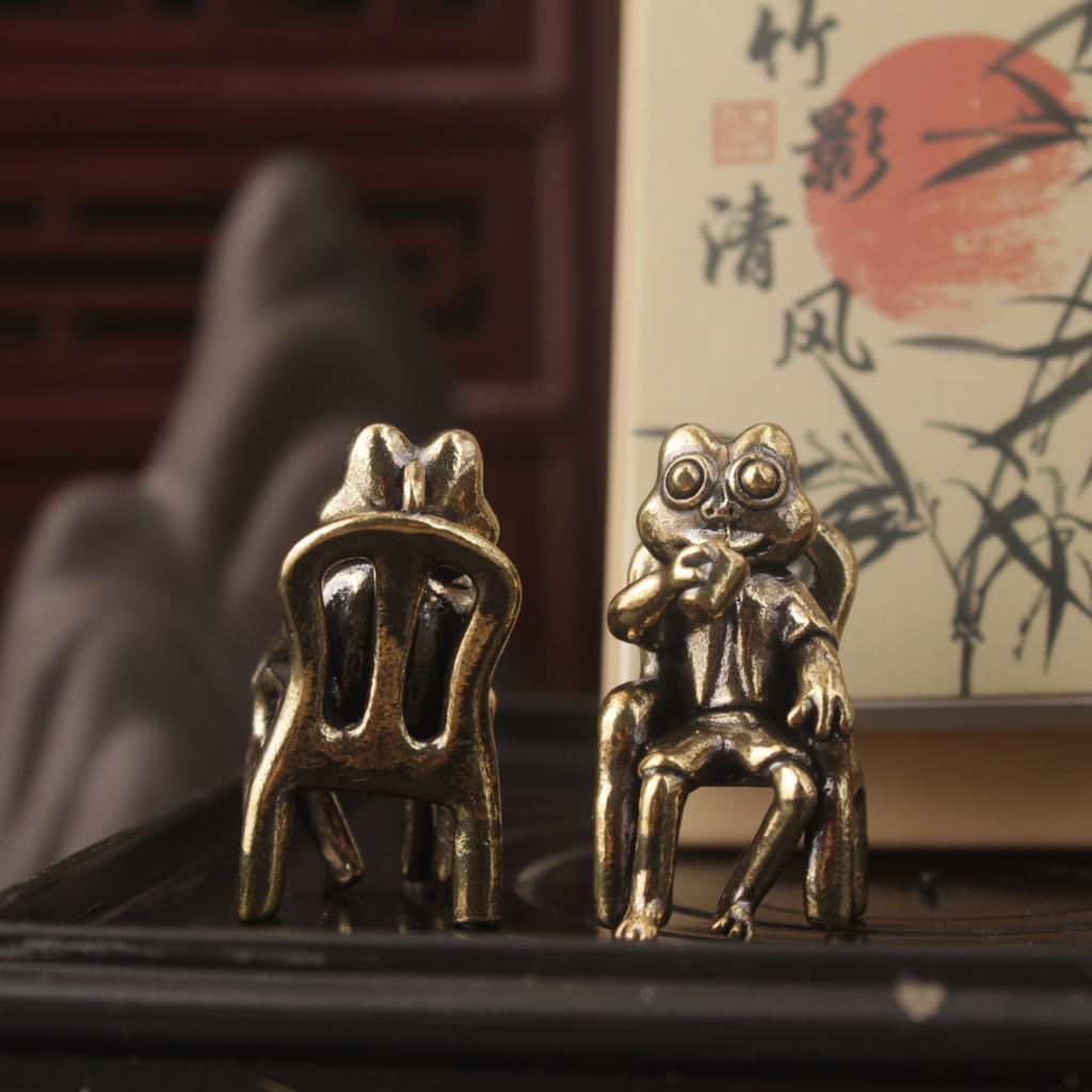 Massives Messing Büro Tisch Kleine Verzierung Mini Frosch Sitzt auf Stuhl Teetrinkend Heim Desktop Dekoration Teehaustier für Geschenke