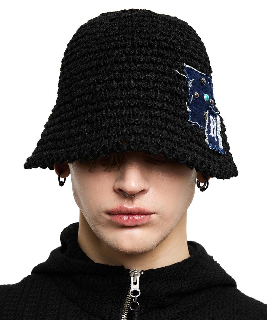 Aleseueseussi Rivet Patched Knit Bucket Hat - Black