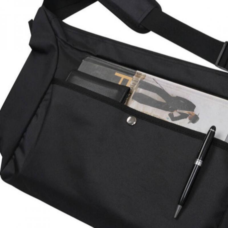John Peters New York Unisex Cross Curved Messenger Bag Black