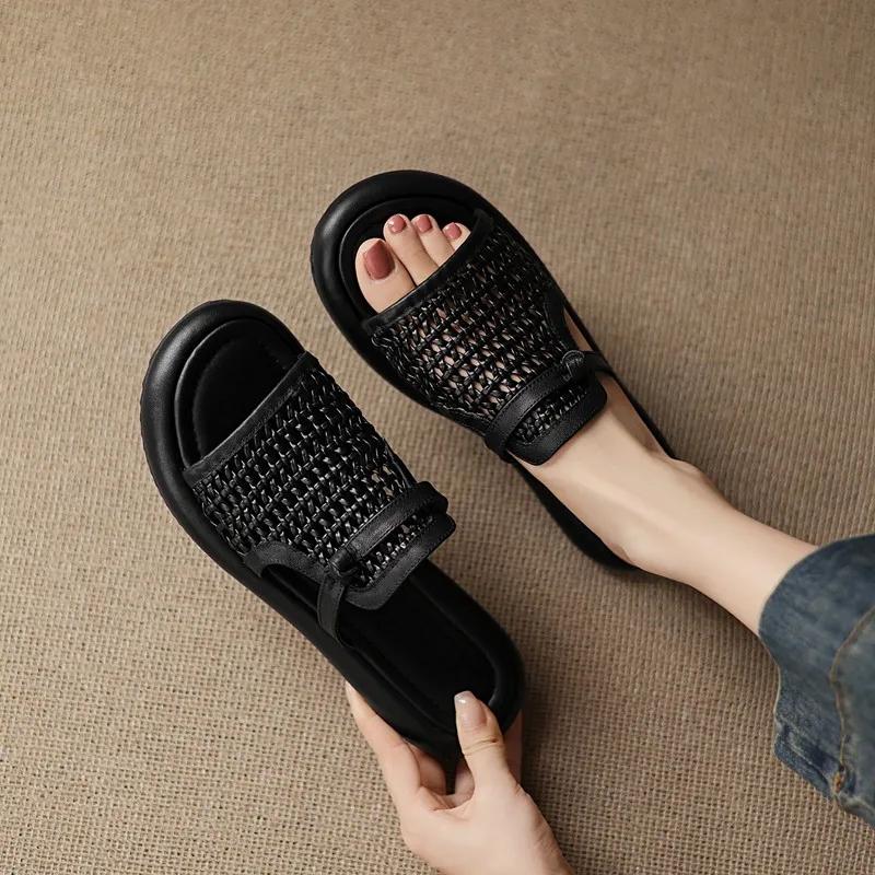 Shoes for Women 2025 New Summer Outdoor Hollow Out Peep Toe Women's Slippers Casual Versatile Flat Bottom Beach Slippers Women