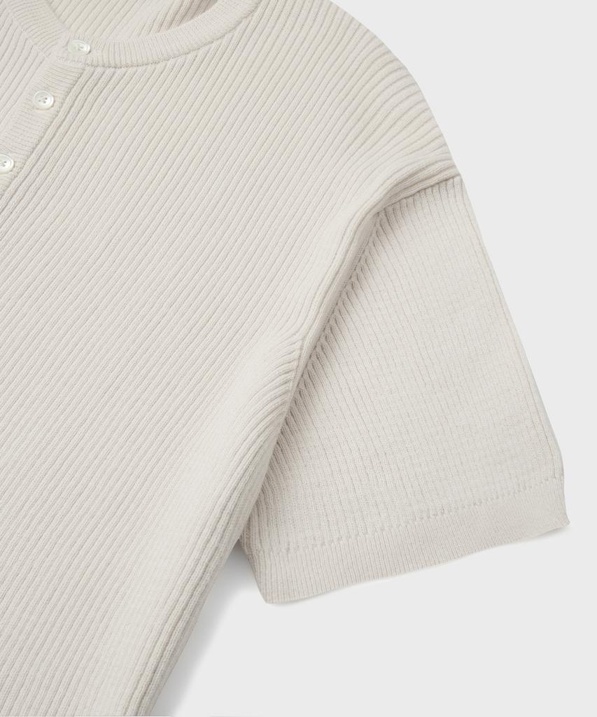 Beulaendideu Hard Twist Ribbed Henley Neck Half Knit [Ivory]
