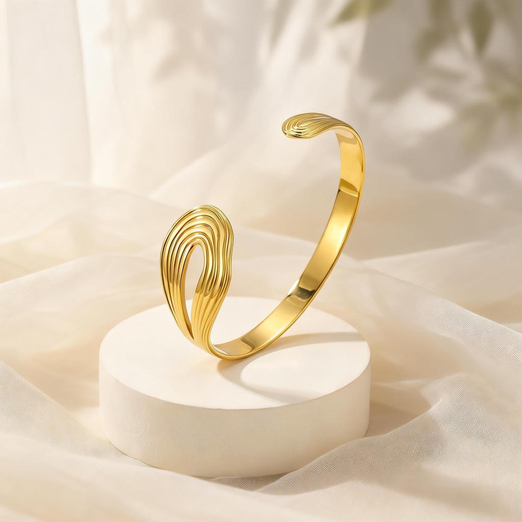 Stainless Steel Irregular Textured Cuff Bracelet for Women 18K Gold Plated Open Bangle Fashion Party Jewelry Gift