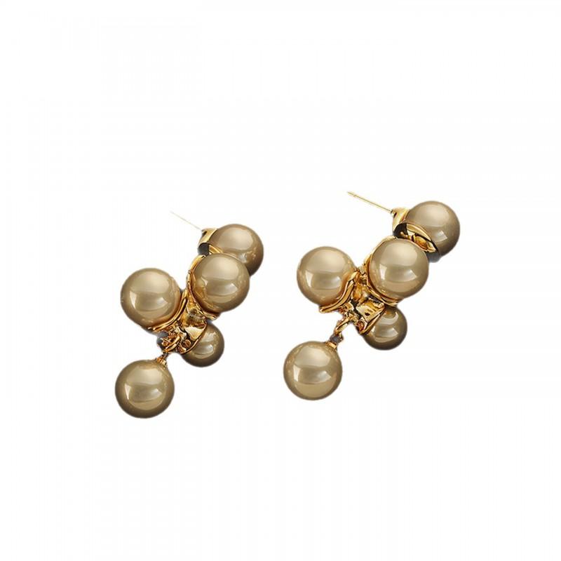 Vintage Pearl Stud Earrings Women Gold-Tone Copper Post Elegant Retro Minimalist Jewelry Winter 2025 Collection