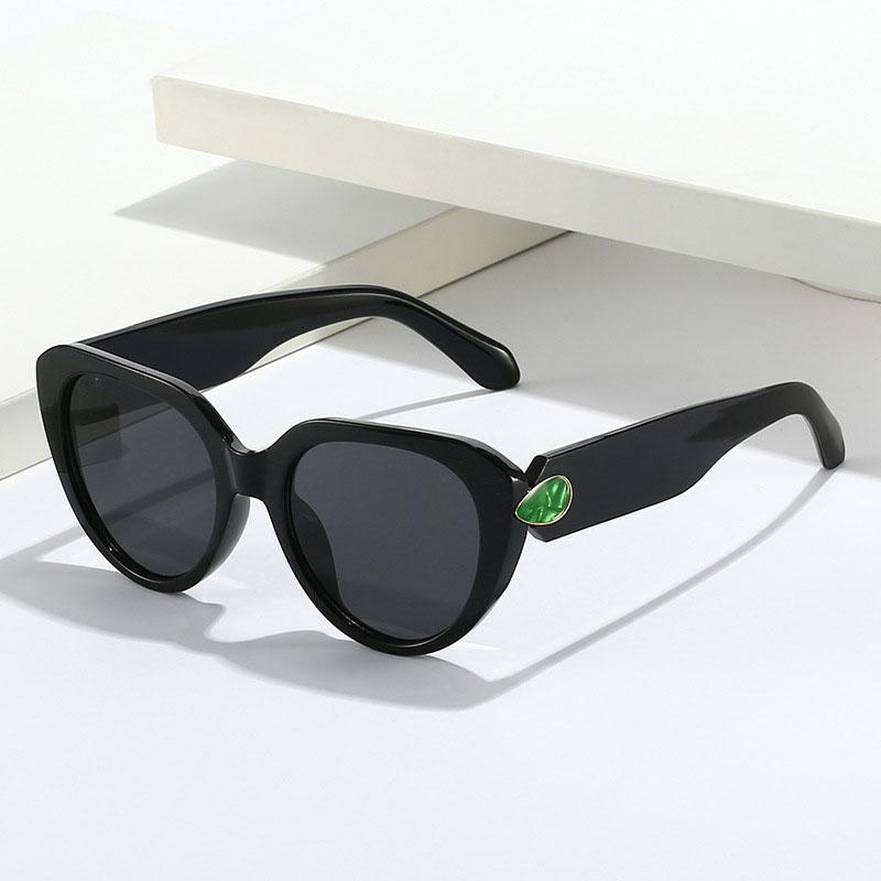 Cat Eye Shape Sunglasses Women European American Fashion Stylish Female Sun Glasses Holiday Travelling Woman Sun Glass
