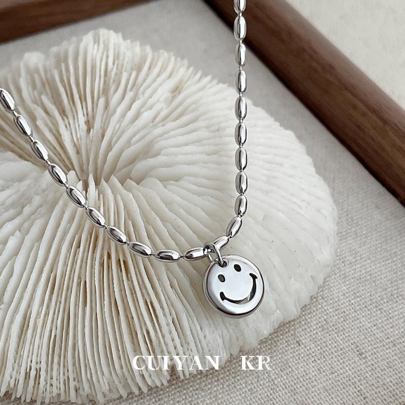 

Cui Yan S925 Silver Korean Smiley Face Necklace - Women s Clavicle Chain with Rice Grain Design, Trendy and Stylish. 925 Silver