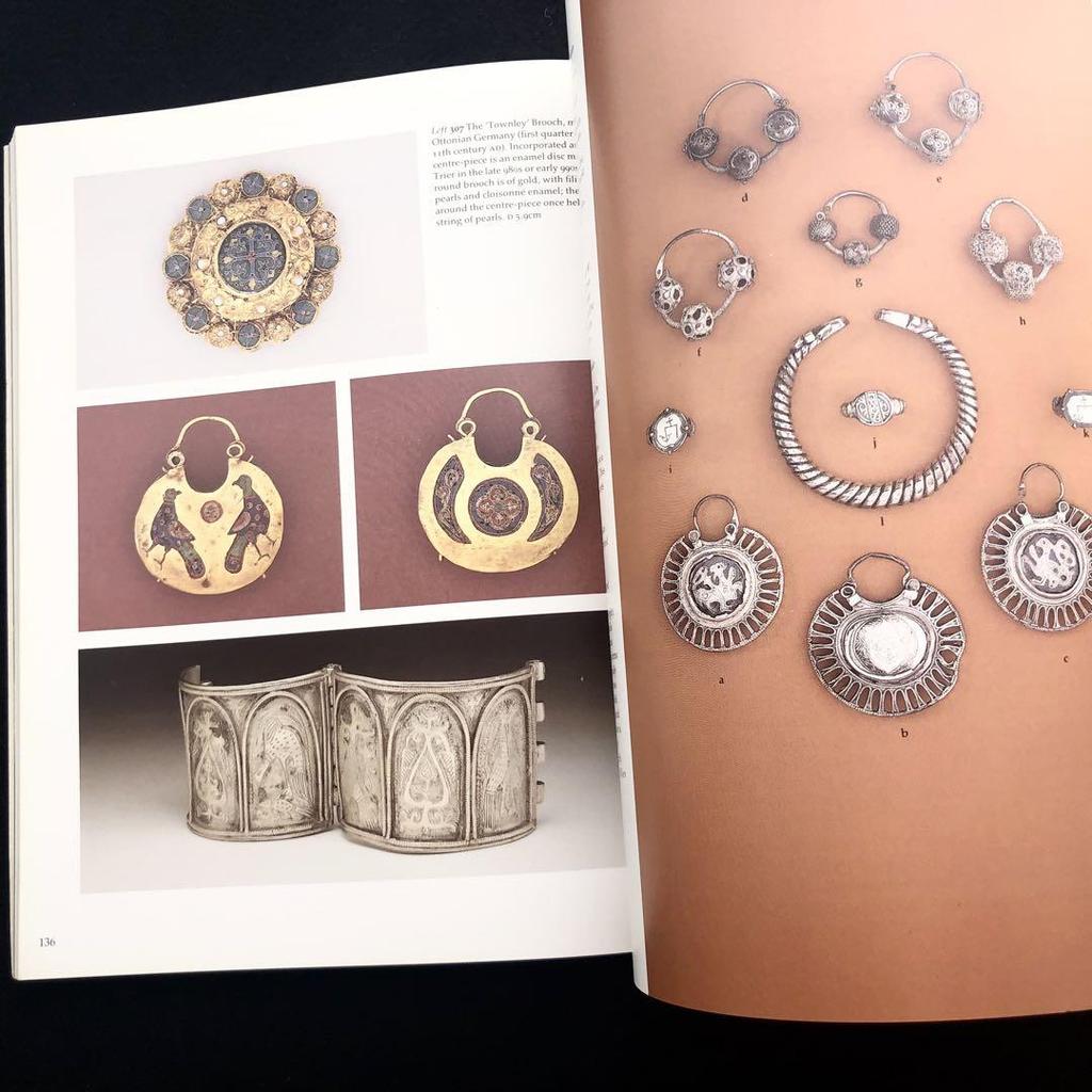 [USED] 7000 Years of Jewelry History Photo Collection "Jewellery