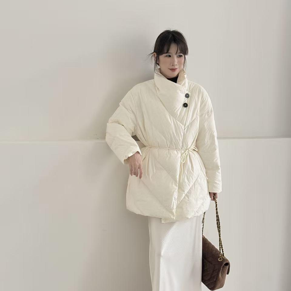 Yu Yan, fashionable commuter stand-up collar down jacket women's winter white duck down fluffy warm medium and long coat