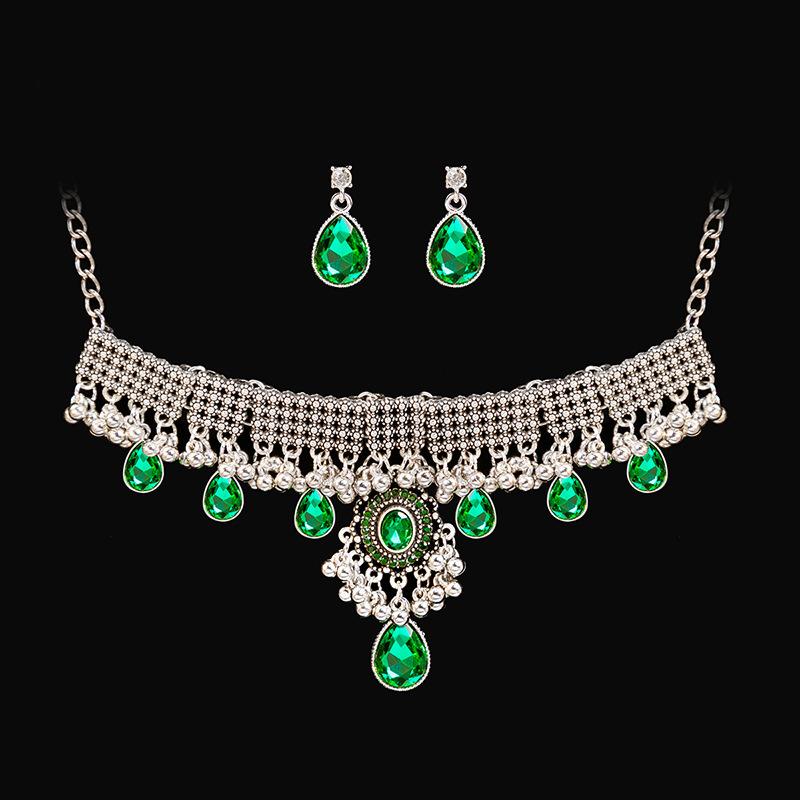 Cross-border metal necklace earrings set, European and American retro court French pearl water drop exaggerated jewelry women s wholesale