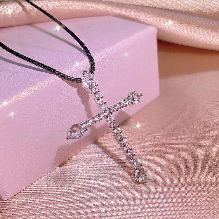 Cross 5A Zircon Necklace Platinum Plated Simple Bright Zircon Cross Medieval Necklace