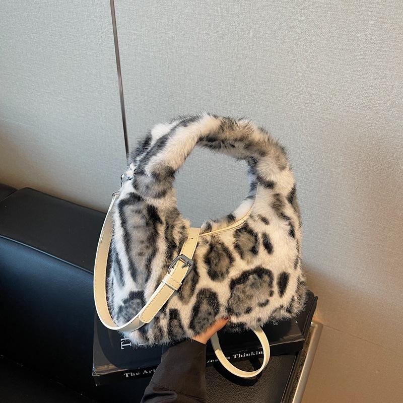 Wind leopard print plush handbag women's autumn tide fashion popular versatile shoulder messenger bag