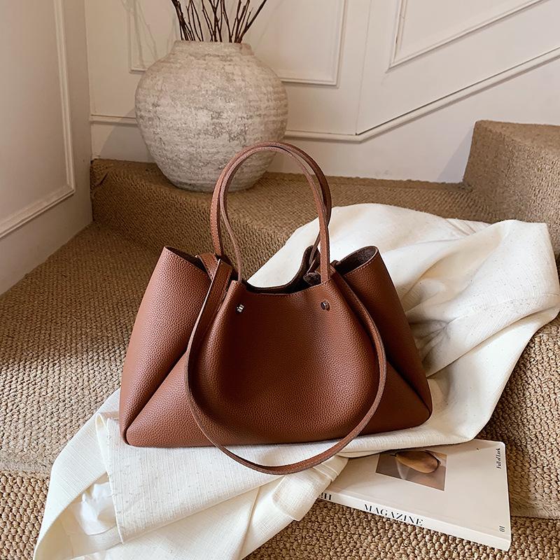 Simple Large Bag, Stylish Single-shoulder Bag, Large Capacity, Suitable for Office Commuters, Tote Bag