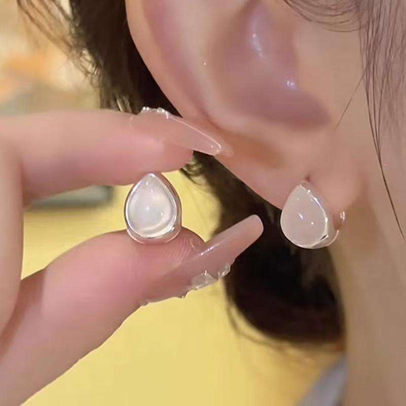 Minimalist Silver Water Drop Ear Climbers: New 2024 Light Luxury Niche Earrings серебряный