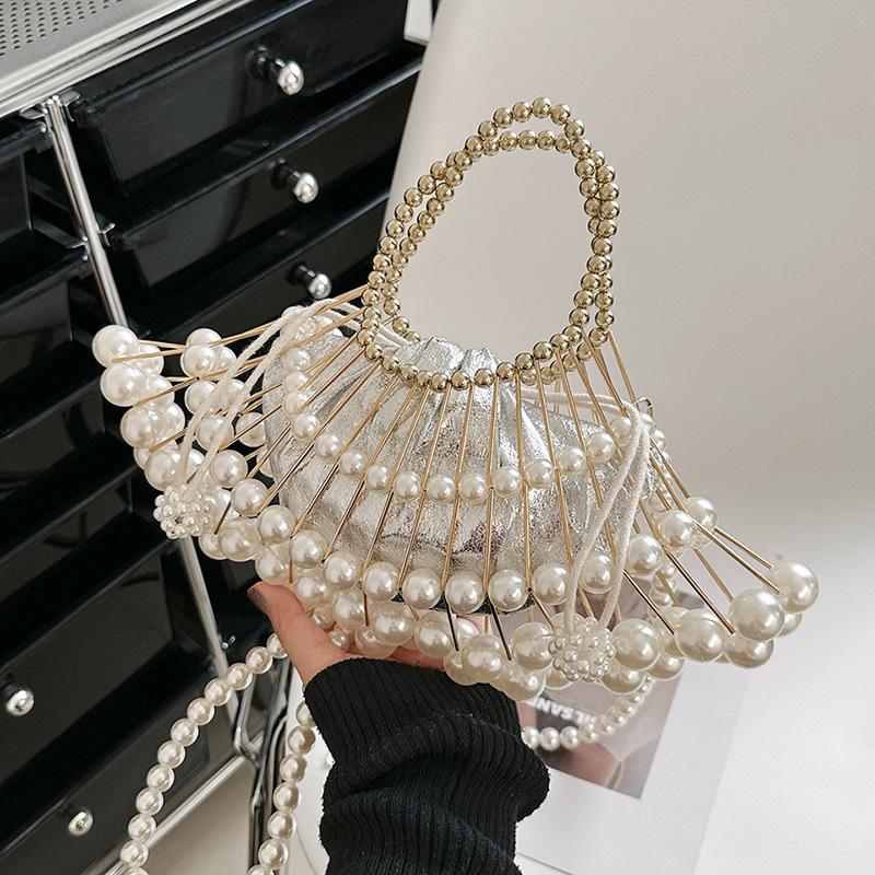 Retro pearl handbag, shell-type women's dinner bag, retro oblique span bag, hollow fan bag, evening bag.