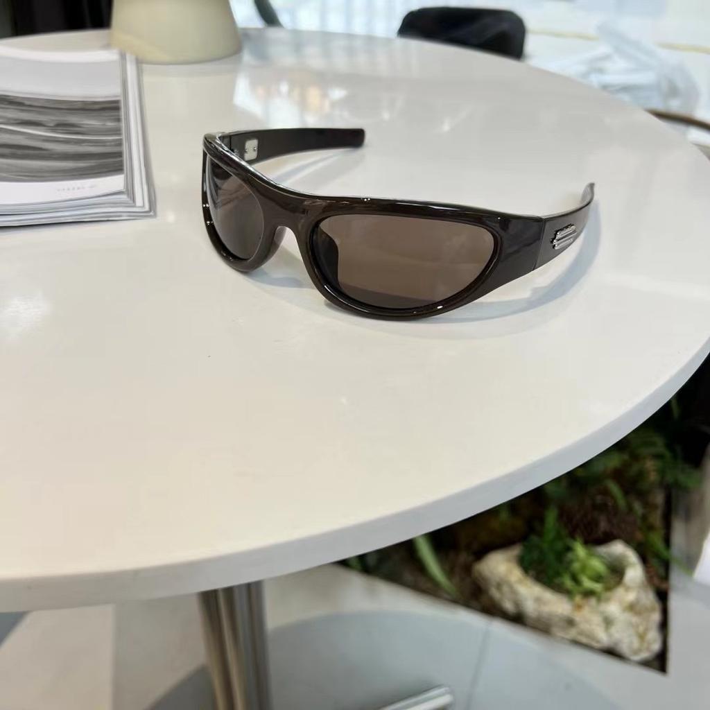 New Fashion Sunglasses for Women UV400 Protection Trendy Outdoor Sun Glasses Stylish Design