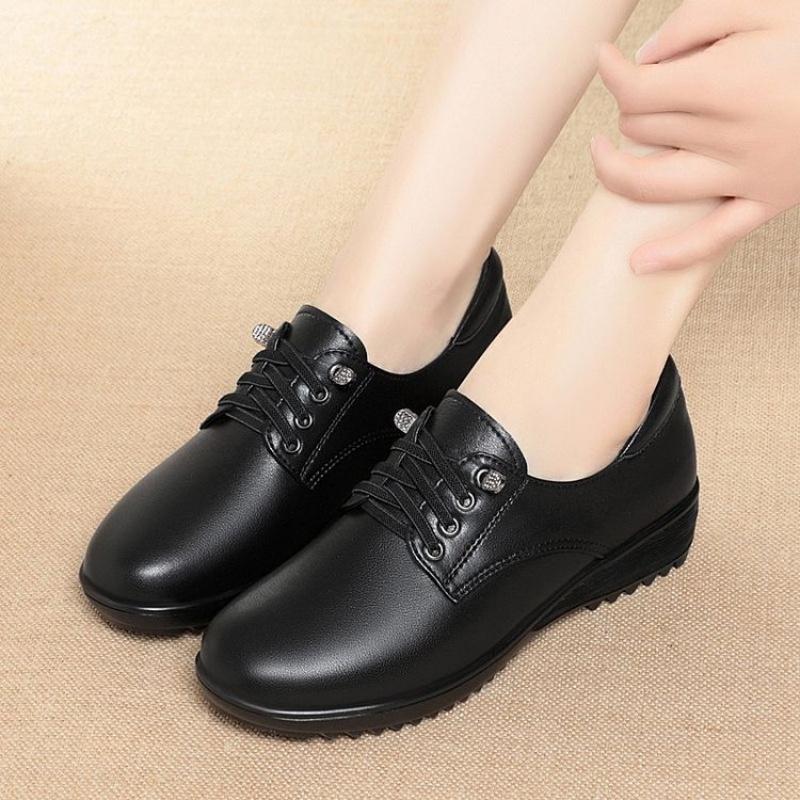 Nový styl Dámské boty Podzim Měkká podrážka Jednoduché boty Středního věku a starší Plochá Protiskluzová Pohodlná obuv Dámské Kožené boty