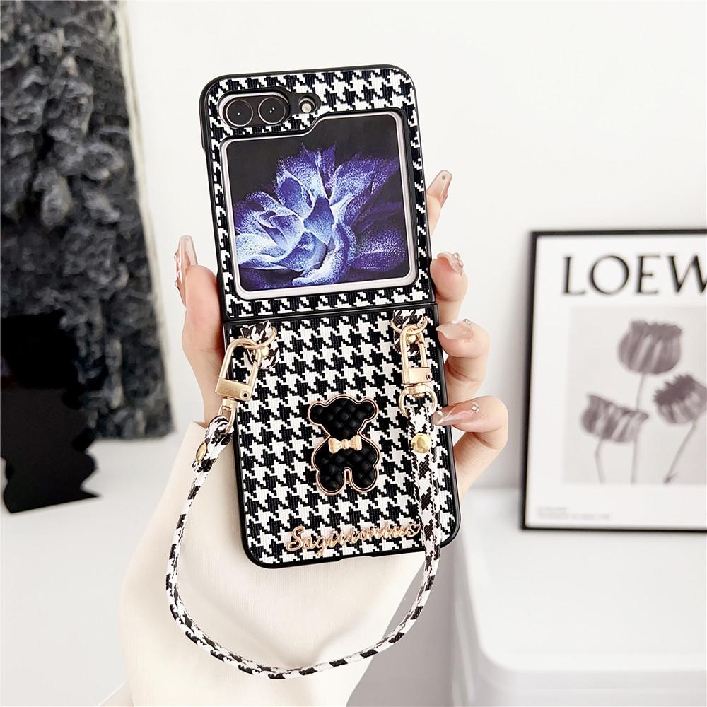 Luxury Plaid Leather Bracelet Case For Samsung Galaxy Z Flip 5 Z Flip 4 3 Cute Bear Camellia Flower Pearls Shockproof Back Cover