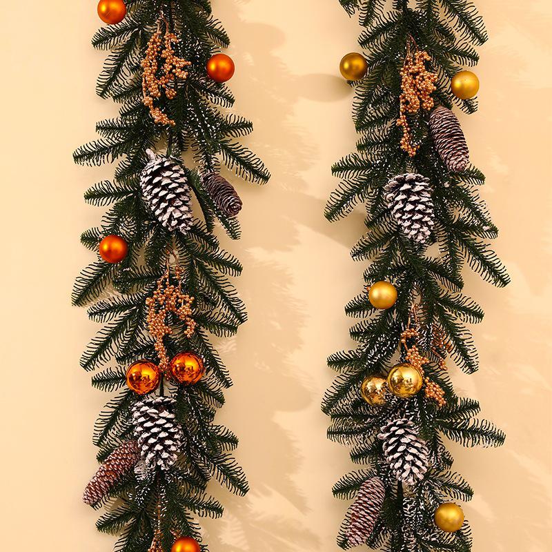 Bożonarodzeniowa Dekoracja Transgraniczna: Wiszący Ornament Śnieżny i Wiklinowy Ornament do Aranżacji Sceny w Centrum Handlowym