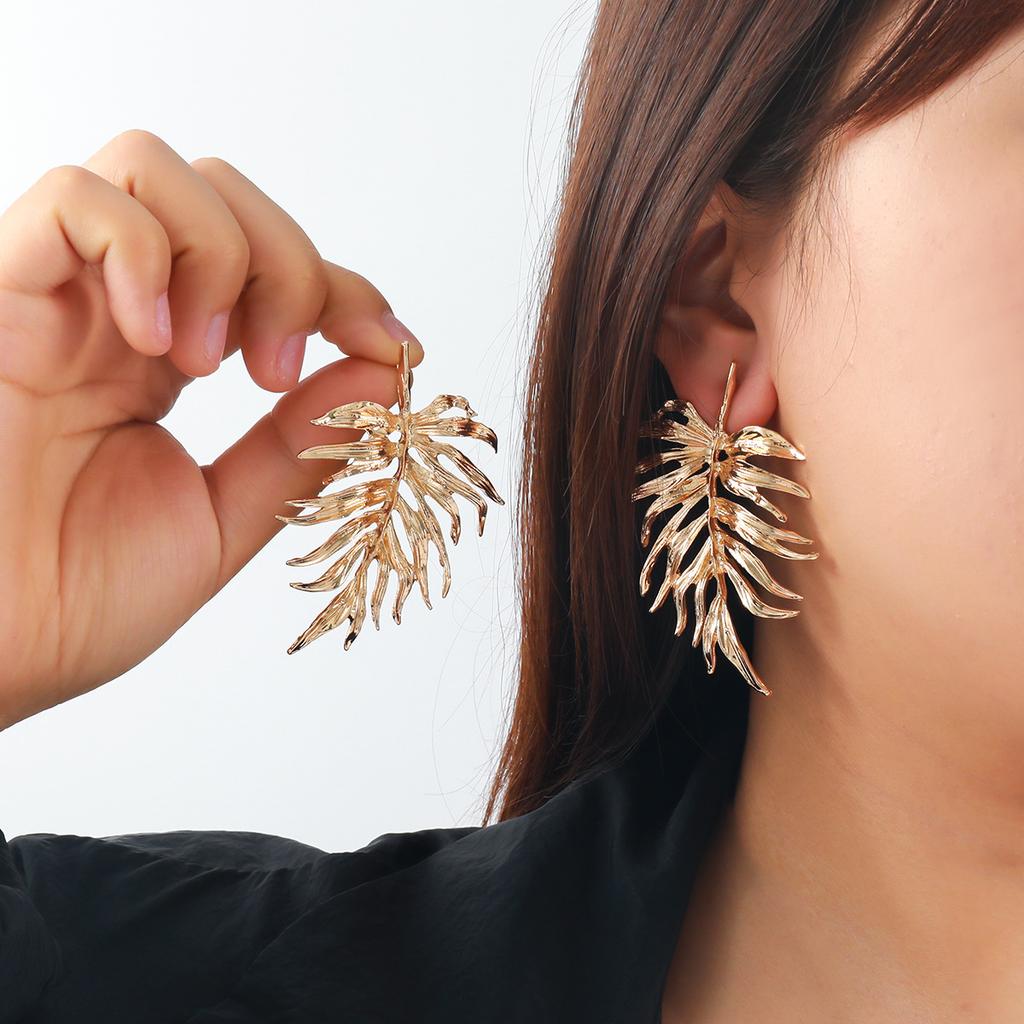 Exaggerated Big-name Leaf Simple Earrings Women's High-end Design Cold Wind Leaf Earrings