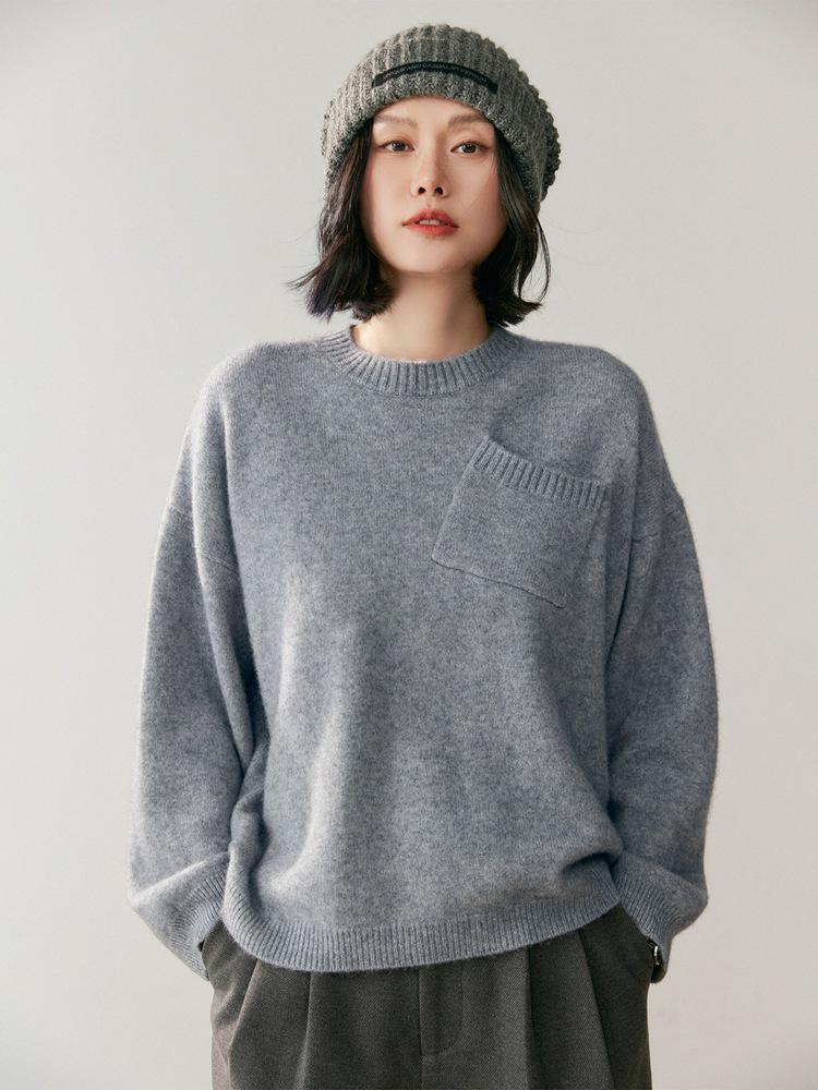 Women's Cashmere Round Neck Sweater - 2025 Autumn/Winter Collection, Loose Fit, Elegant Style, with Pockets for Warmth