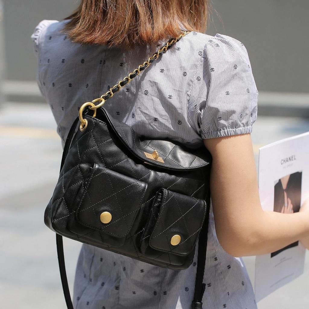 New 2024 Hobo Hippie Cowhide Messenger Bag with Retro Hardware - Underarm Shoulder Style