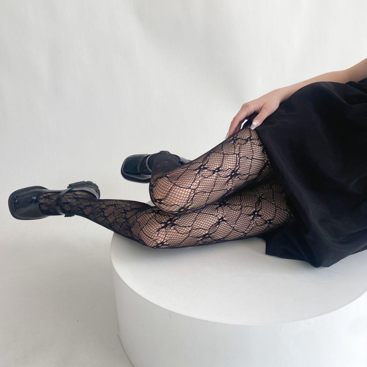 

Japanese lolita hollow lace mesh socks sexy jacquard Maillard color fishnet socks women s bottom White card + opp (simple packaging)