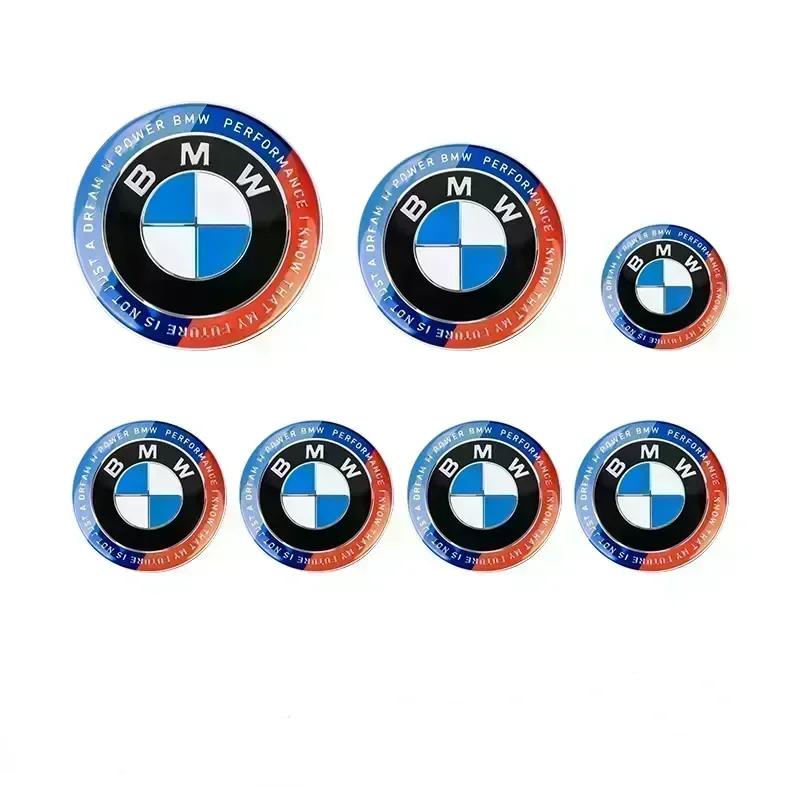 Na Logo 50. Rocznicy BMW 82 mm + Emblemat Tylny 74 mm + Dekielek Piasty Koła 68 mm + Naklejka na Kierownicę 45 mm Nowość 2025 7 Sztuk Emblemat na Maskę Przednią