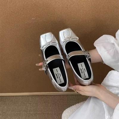 Moterų kvadratinių pirštų bateliai Naujas stilius Prabangūs plokščiapadžiai su kaspinėliu Moteriški baleto bateliai Sidabrinė sagtelė Kojų avalynė Elegantiški Mary Jane bateliai