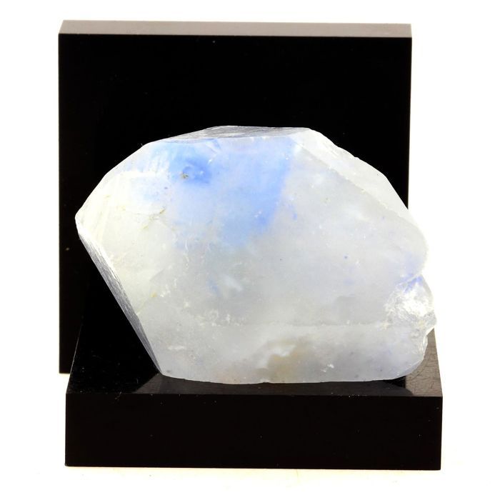 Pierres et Minéraux. Quartz + Dumortierite. 349.0 ct. Vaca Morta quarry, Bahia, Brésil.