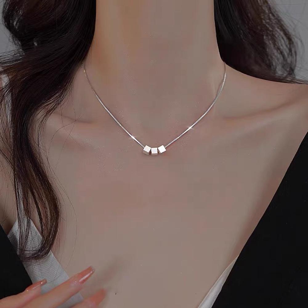 Sterling Silver Minimalist Square Pendant Necklace for Women – Light Luxury Pure Silver Sugar Cube Collarbone Chain